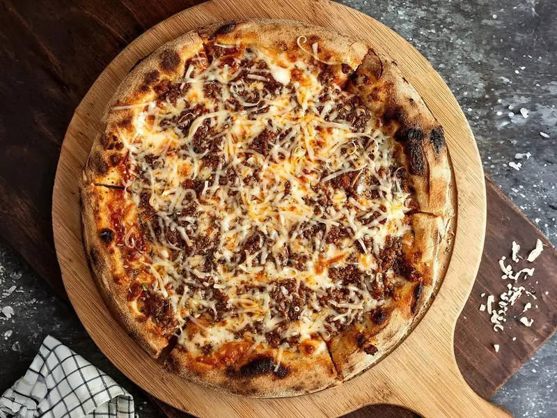 Kavurmalı Pizza (Büyük Boy)