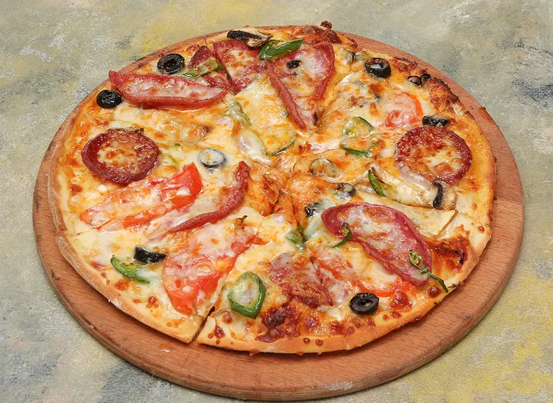 Salamlı Sosisli Pizza (Büyük Boy)