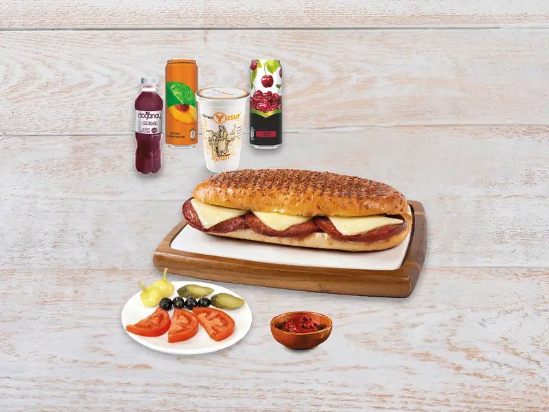 Sucuk Kaşarlı Tost Menü